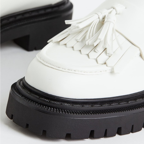 H&M Black/White Chunky Loafers Platform Sole & Tassel Detail Slip On Size 37 (6) - Picture 16 of 16